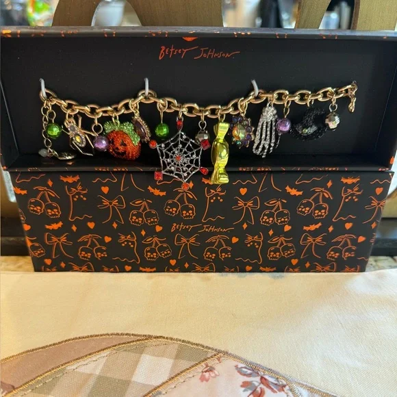 NEW Betsey Johnson Halloween  CHARM BRACELET (Spider, Pumpkin, Spiderweb, Candy) - Picture 5 of 13